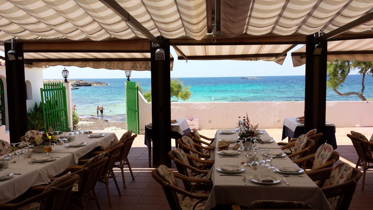 Hostal Restaurante Playa Colonia de Sant Jordi Bagian luar foto
